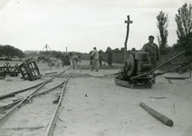 RO_TWEEDESLAG_13 Begin van de aanleg van de Tweede Slag en de C.G. van Kleijburgweg in de duinen; Mei 1956