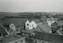 RO_WILLEMDEWAALSTRAAT_21 Luchtfoto's genomen vanaf de kerktoren, met in het midden het Oude Raadhuis; 1954