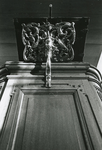 RO_WILLEMDEWAALSTRAAT_57 Het interieur van de Hervormde Kerk: de preekstoel; 12 december 1985