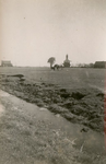 SH_LAGEWEG_03 De kerk van Simonshaven in de polder, gezien vanaf de Hogeweg; ca. 1935