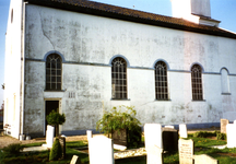 SH_LAGEWEG_06 De kerk van Simonshaven, in 1852 gebouwd in neoclassicistische stijl; 2 mei 1997