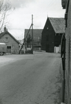 SP_ACHTERSTRAAT_006 Schuren en woningen langs de Achterweg (nu Eerste Heulbrugstraat); 1961