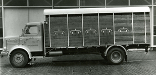 SP_BREEWEG_008 Vrachtwagen voor veevervoer van Cees de Rijke; 1950