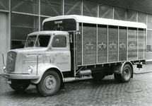 SP_BREEWEG_009 Vrachtwagen voor veevervoer van Cees de Rijke; 1950