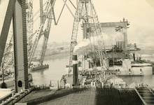 SP_BRUGGEN_BOTLEKBRUG_003 De aanleg van de Botlekbrug; 1955
