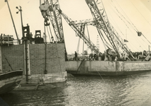 SP_BRUGGEN_BOTLEKBRUG_005 De aanleg van de Botlekbrug; 1955