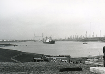 SP_BRUGGEN_BOTLEKBRUG_014 De Botlekbrug; November 1976