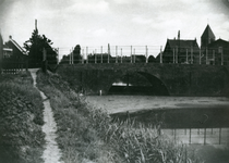 SP_BRUGGEN_DERDEHEULBRUG_001 Spijkenisse; De Derde Heulbrug over de boezem, ter hoogte van de Kerkstraat, 1935