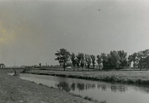 SP_BRUGGEN_VIERDEHEULBRUG_005 Spijkenisse; De Vierde Heulbrug over de boezem, ter hoogte van de Mallendijk, September 1971