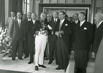 SP_GEMEENTEHUIS_OPENING_018 Groepsfoto tijdens de officiële opening van het gemeentehuis; 12 juni 1958