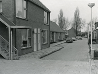SP_JANVANZUTPHENSTRAAT_007 Gezicht op Jan van Zutphenstraat; ca. 1980