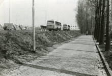 SP_MOLENPAD_005 De aanleg van een busbaan langs het Molenpad door de RTM; 18 april 1976