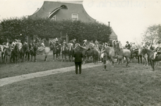 SP_ROZENLAAN_015 Het opstellen van een historische optocht voor de boerderij Hoogwerf; 1938