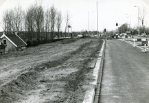 SP_SCHENKELWEG_017 De verbreding van de Schenkelweg, links de Beneden Molendijk; 1 januari 1976