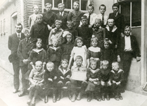 SP_SCHOLEN_CLS_001 Spijkenisse; Een schoolfoto uit het tweede decennium van deze eeuw van de christelijke lagere ...
