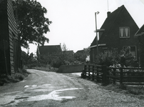 SP_SINTELWEG_011 Huizen en schuren langs de Sintelweg: rechts de woning die Arie Gardenier heeft laten bouwen; 1962