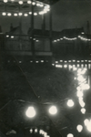 SP_SPUI_005 Feestverlichting rond het spui en de muziektent; ca. 1955