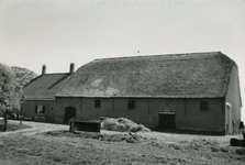 SP_VOORWEG_006 Boerderij van C. van Holst langs de Voorweg voor de sloop; Juni 1960
