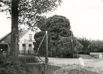 SP_VOORWEG_013 Boerderij van Leen van der Linden langs de Voorweg, later plantsoenendienst van de gemeente; Juni 1978