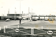 SP_WELPLAAT_044 Het fabrieksterrein van Esso op de voormalige Welplaat; November 1965