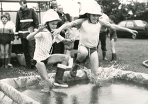 TI_PERSONEN_020 Deelnemers aan de brandweerwedstrijd voor de jeugd; 7 juli 1988