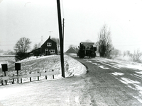 VP_ACHTERDIJK_006 Zoutstrooien in verband met gladheidbestrijding; 1995