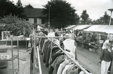 VP_ROMMELMARKT_004 Rommelmarkt nabij de dorpskerk; 10 september 1987