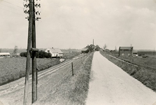 ZL_DIJKVERSTERKING_42 Kijkje op de Zeedijk, richting Stroodorp; 1961