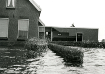 ZL_WATERSNOODRAMP_051 Boerderij van B. Blaak in het water; 1 februari 1953