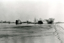 ZL_WATERSNOODRAMP_085 Huizen en de oude molen in het water; Februari 1953