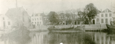 ZW_HAVENKADE_035 Zwartewaal; De haven van Zwartewaal, ca. 1925