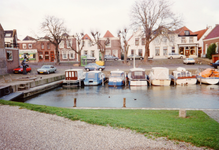 ZW_HAVENKADE_042 Zwartewaal; De haven van Zwartewaal en de Havenkade, 1 januari 1991