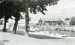 ZW_HAVENKADE_053 Zwartewaal; De haven van Zwartewaal, 1961