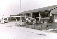 ZW_HENRYFORDSTRAAT_005 Ford garage langs de Henry Fordstraat; ca. 1965