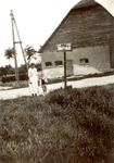 ZW_HENRYFORDSTRAAT_013 Boerderij van Boender, Hacide Boender (1883-1973) en Adriaantje J. Herweijer (1889-1967). In ...