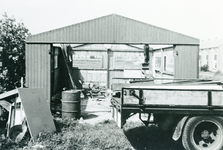 ZW_HENRYFORDSTRAAT_019 Bouw van houten gebouw van de autospuiterij van R. v.d. Hoek; 1957