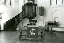 ZW_SCHOOLSTRAAT_030 Liturgisch centrum in de Ned. Hervormde Kerk (St. Martinuskerk); ca.1960