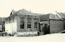 ZW_SCHOOLSTRAAT_043 De kleuterschool (bewaarschool) die in 1900 is opgericht door de ambachtsvrouwe Hofkes; 1967