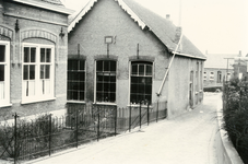 ZW_SCHOOLSTRAAT_044 De kleuterschool (bewaarschool) die in 1900 is opgericht door de ambachtsvrouwe Hofkes; 1967