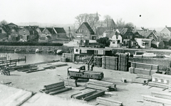 ZW_WERFPLEIN_003 Zwartewaal; Vanaf het terrein van Spreeuwenberg steigerbouw zicht op de achterzijde van het Noordeinde ...
