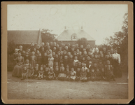 FOTO_GF_B008 Groepsfoto van de kinderen van de Zondagschool Thimotheus in Geervliet; 1907
