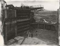 FOTO_GF_C037 Herstel van de sluis van het Kanaal door Voorne; ca. 1901