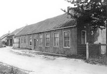 KLW001 Rockanje; Woning en werkplaats (met links de houtloods) van Leendert Groeneveld Ariezn (1860-1938). Na de ...