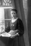 KLW007 Rockanje; Hugorina Groeneveld (1893-1971), dochter van Leendert Groeneveld en Dina Boogert.Vanaf 1929 echtgenote ...
