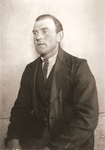 BRAVENBOER_0051 Portret van Leendert Hazelbag (geb. 23-05-1903 te Rockanje); ca. 1941