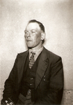 BRAVENBOER_0345 Portret van een onbekende man; ca. 1941