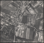 LUCHTFOTO_VOORNE_005D Oostvoorne; Een stuk van het Overbos, met de Polderslaan, de Parklaan, de Zandweg en de ...