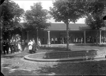 GN2139 De ommegang en heilige put op het Martelveld; ca. 1922
