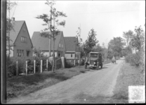 GN2265 De Duinlaan, met de T-Ford van Herman van den Berg; ca. 1930