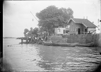 GN2760 Zalmvissers langs de Maas; ca. 1910